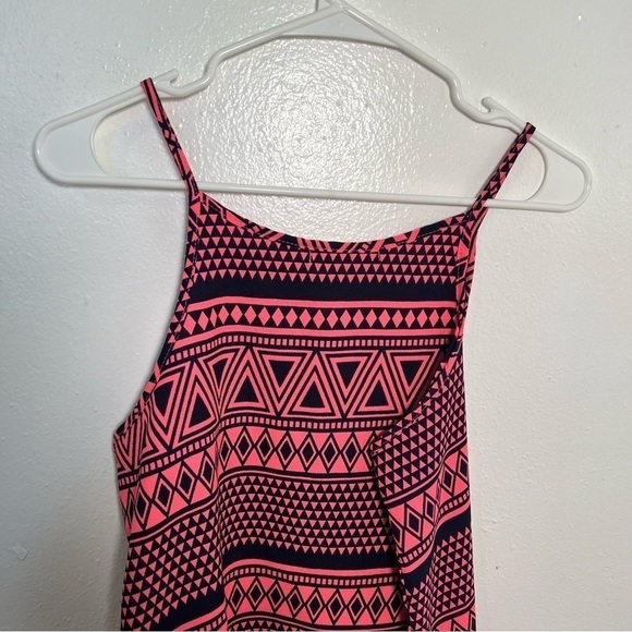 Mika & Gala Sleeveless Blouse Navy Pink Geometric - Picture 5 of 8